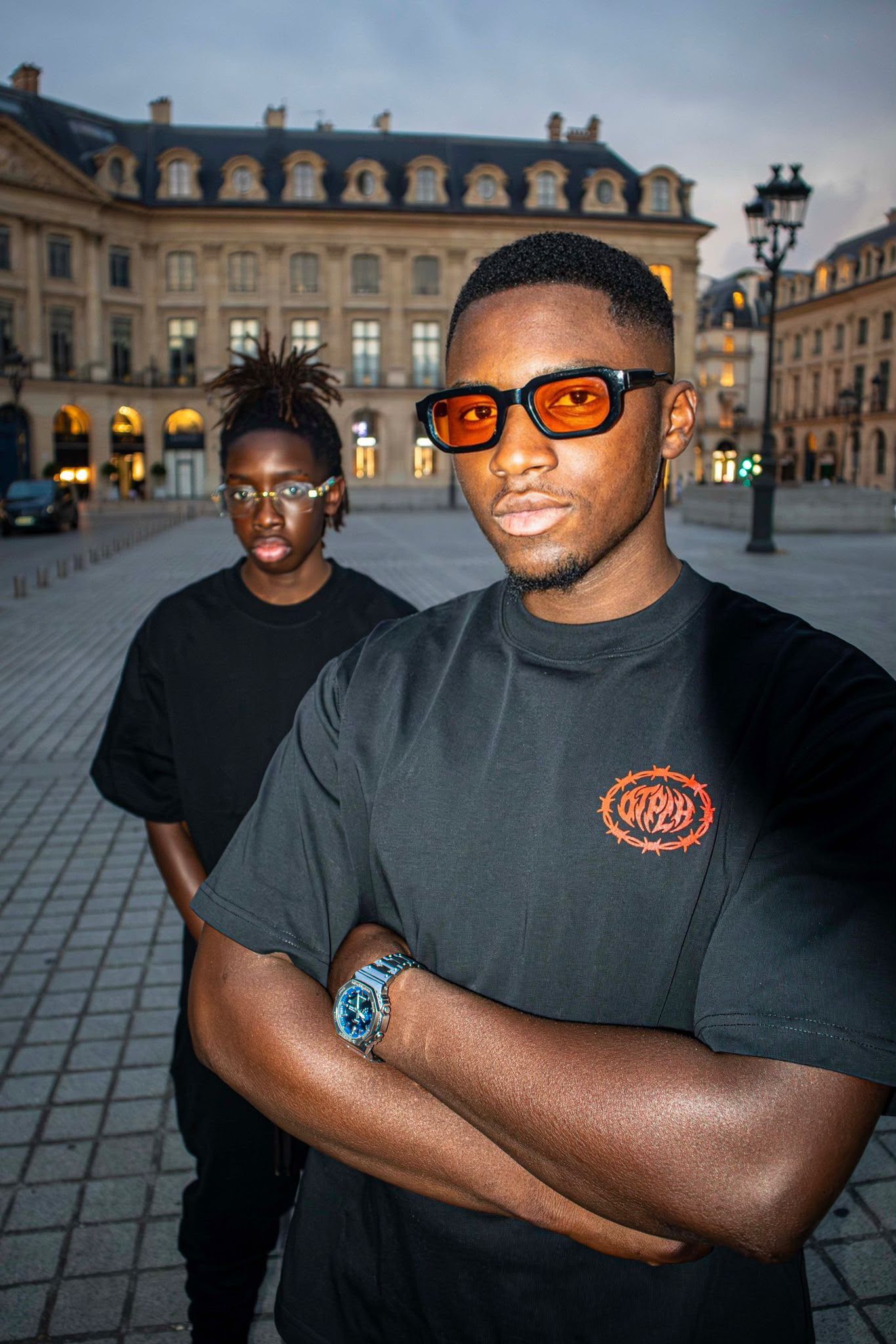 T-shirt noir/rouge