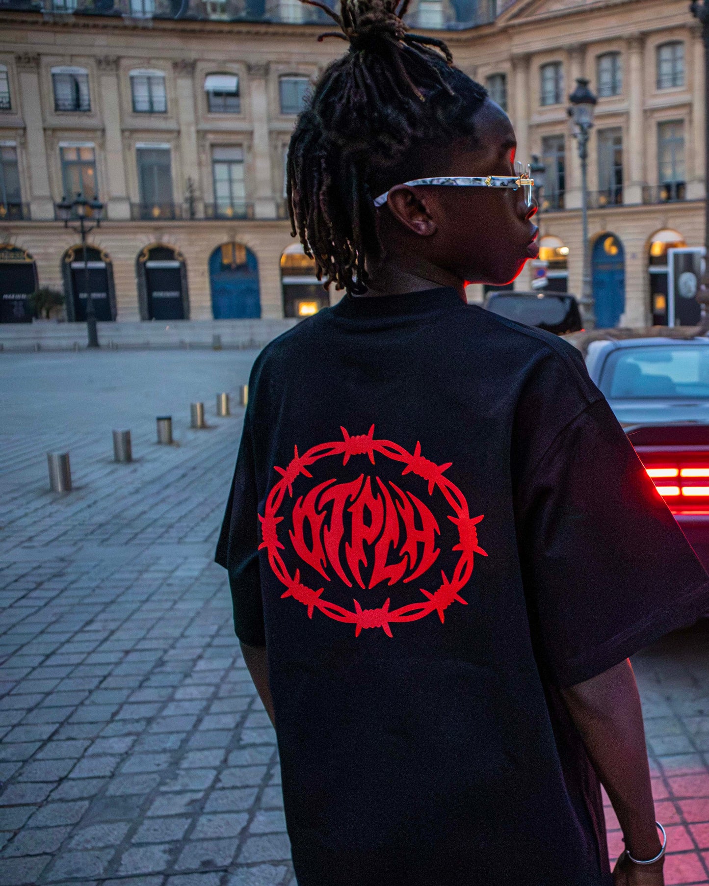 T-shirt noir/rouge