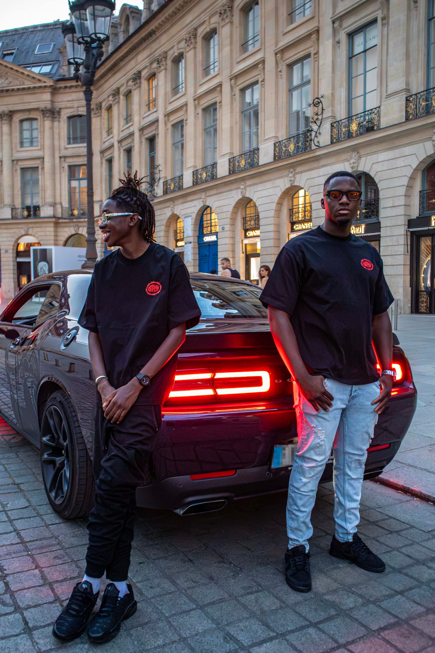 T-shirt noir/rouge