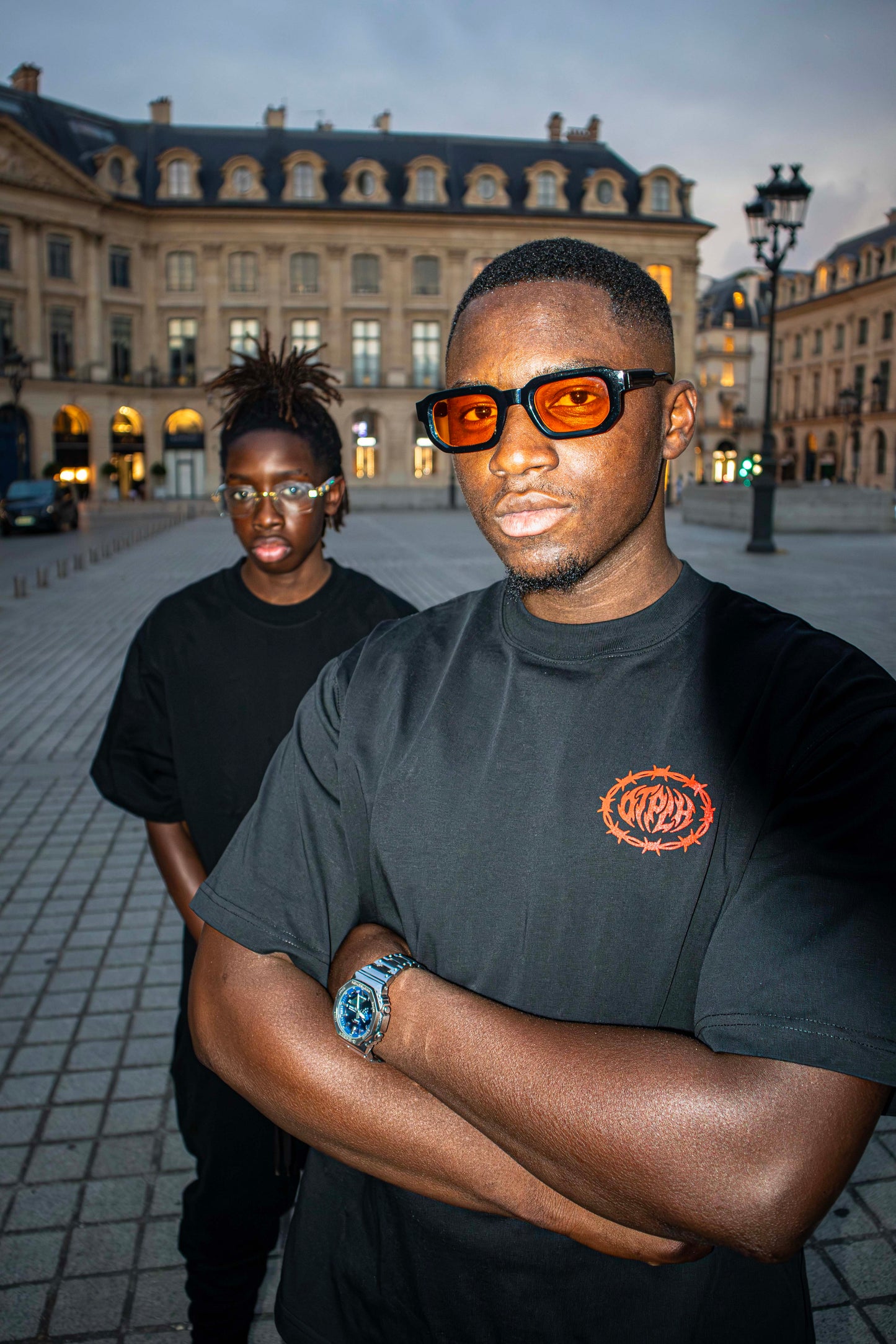 T-shirt noir/rouge